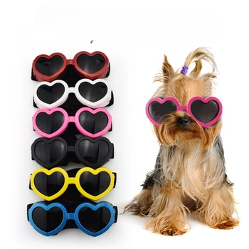 1 шт. Маленькие солнцезащитные очки для собак в форме сердца Водонепроницаемые солнцезащитные очки для собак и кошек с регулируемым ремешком Товары для домашних животных