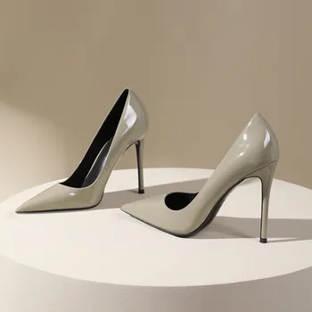 Высокое качество Элегантная серая классическая обувь Женщины Яркие туфли на высоком каблуке Офисная леди Неглубокие осенние туфли на шпильке Натуральная кожа