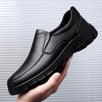 Мужская мягкая кожаная обувь из натуральной кожи Мужская повседневная обувь 2023 Новая мужская обувь Черно-коричневая деловая вечерняя обувь