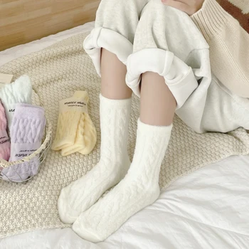 Теплые женские носки Зимние мягкие и утолщенные макароны Однотонные носки для девочек Mid Tube Пушистые домашние милые носки на полу до середины икры