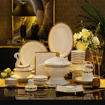 Элитный светлый роскошный набор мисок и тарелок, посуда в дворцовом стиле, домашний костяной фарфор подарок на новоселье